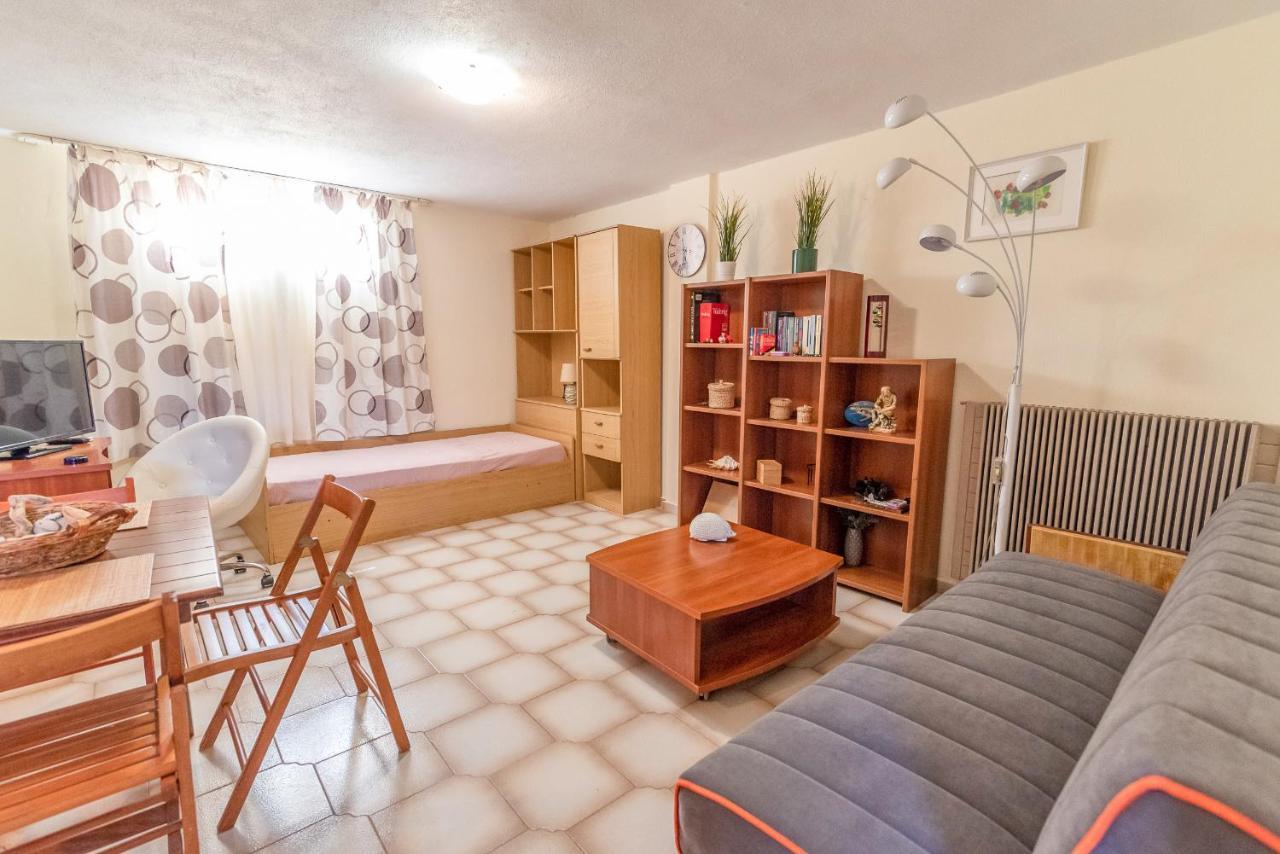 Pine trees apartment Preveza Buitenkant foto
